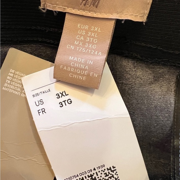 H&M Womens 3X Black VEGAN Leather Pants - Picture 7 of 9